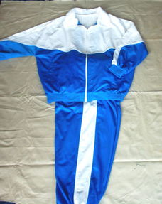 俊哲服饰 优质产品与加盟体系解析，助力创业梦想