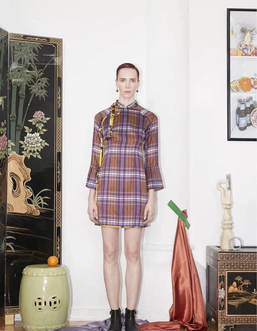 旗袍元素在现代服装设计中的运用与创新